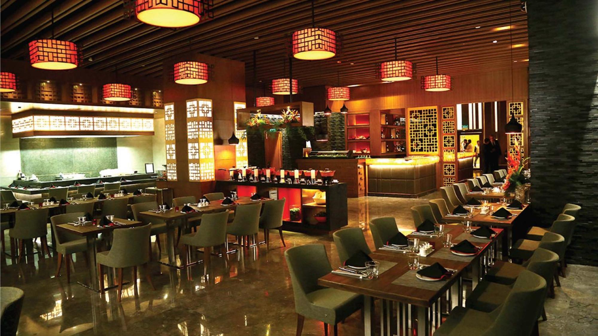 ฮอลิเดย์ อินน์ นิวเดลี มยูรวิหาร นอยดา ภายนอก รูปภาพ The interior of the restaurant